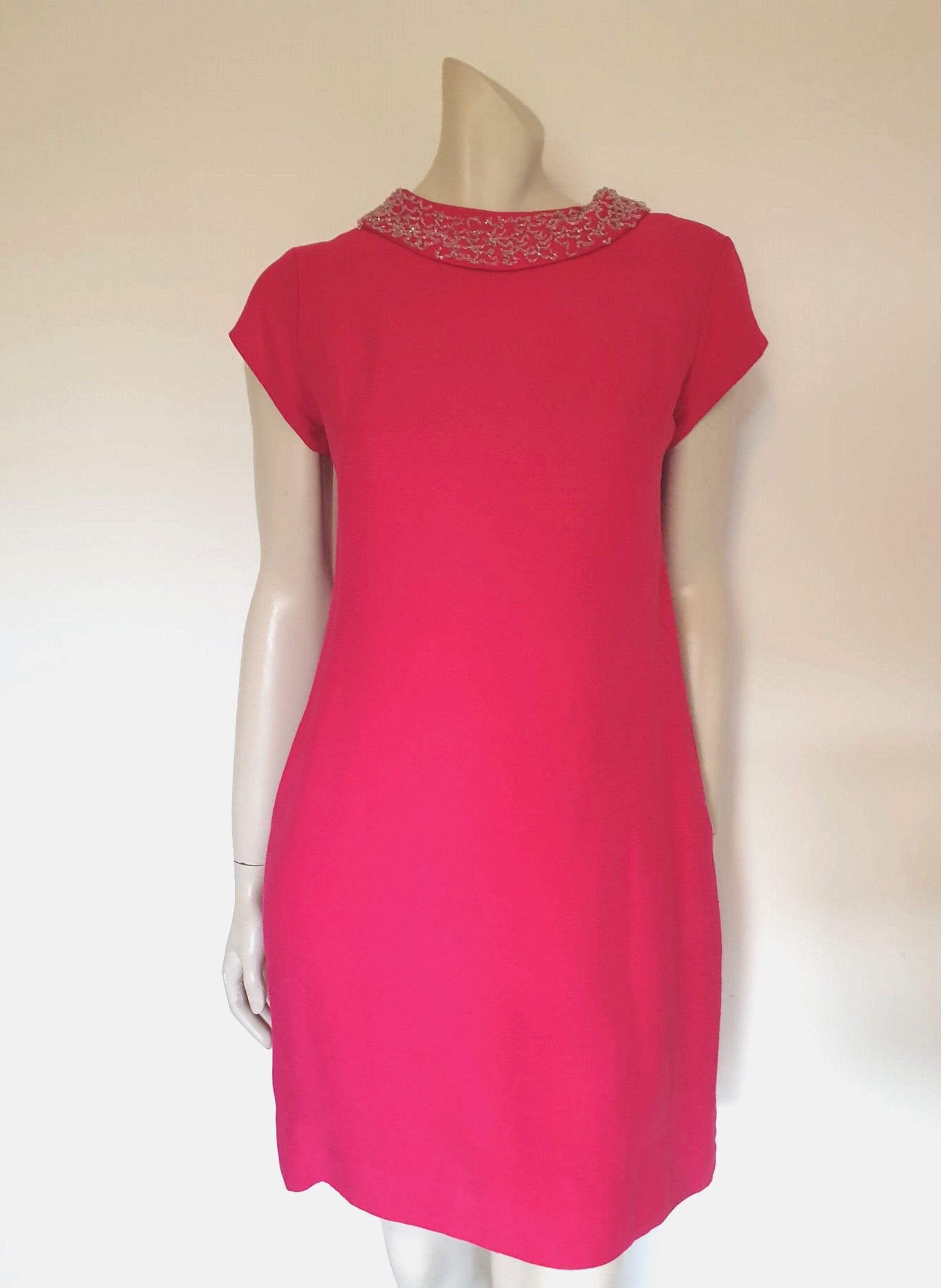 Hot pink fuchsia dress with round beaded collar 1960s - Bust 87cm small