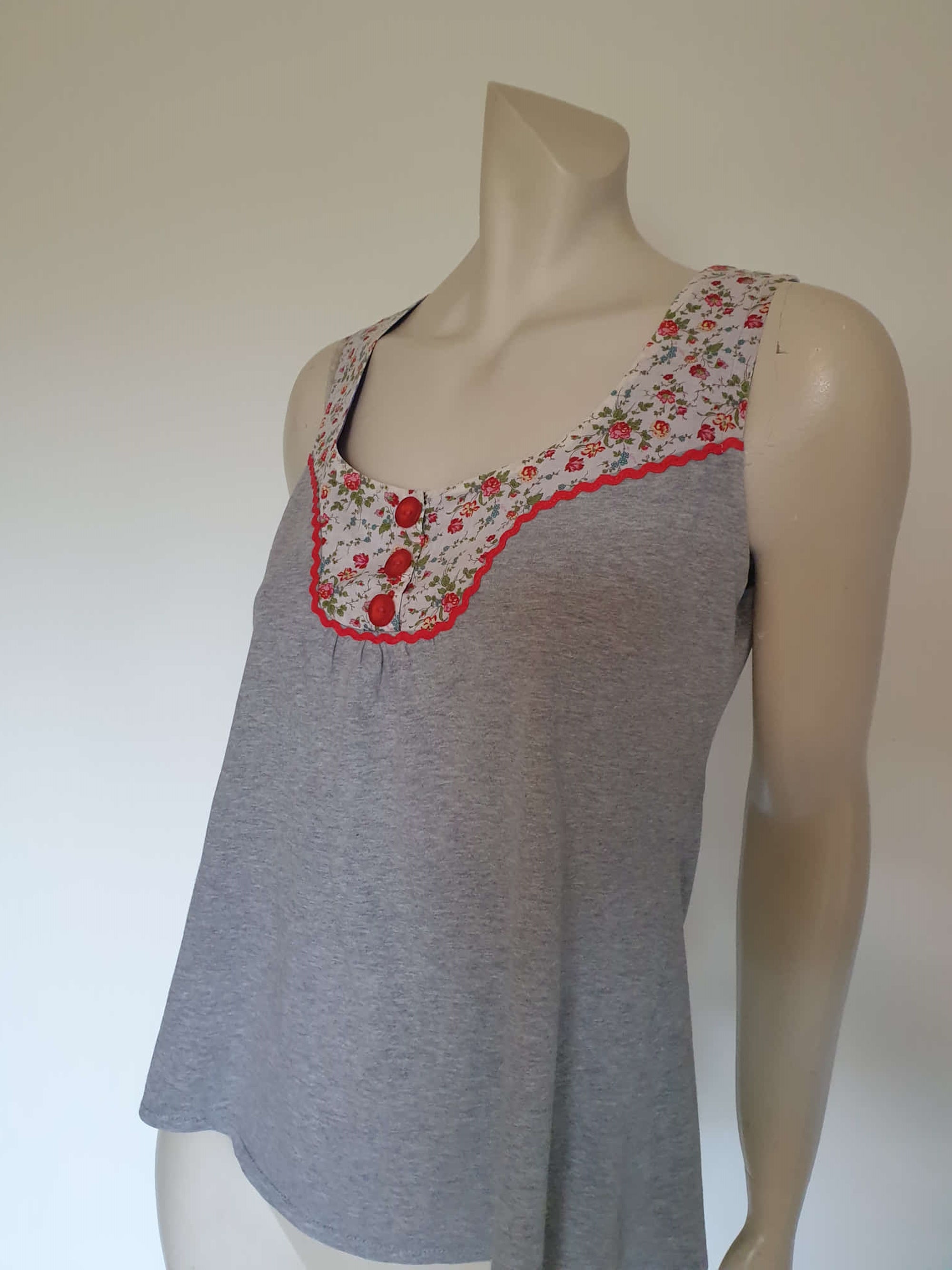 vintage grey top with red floral by mombasa small to medium