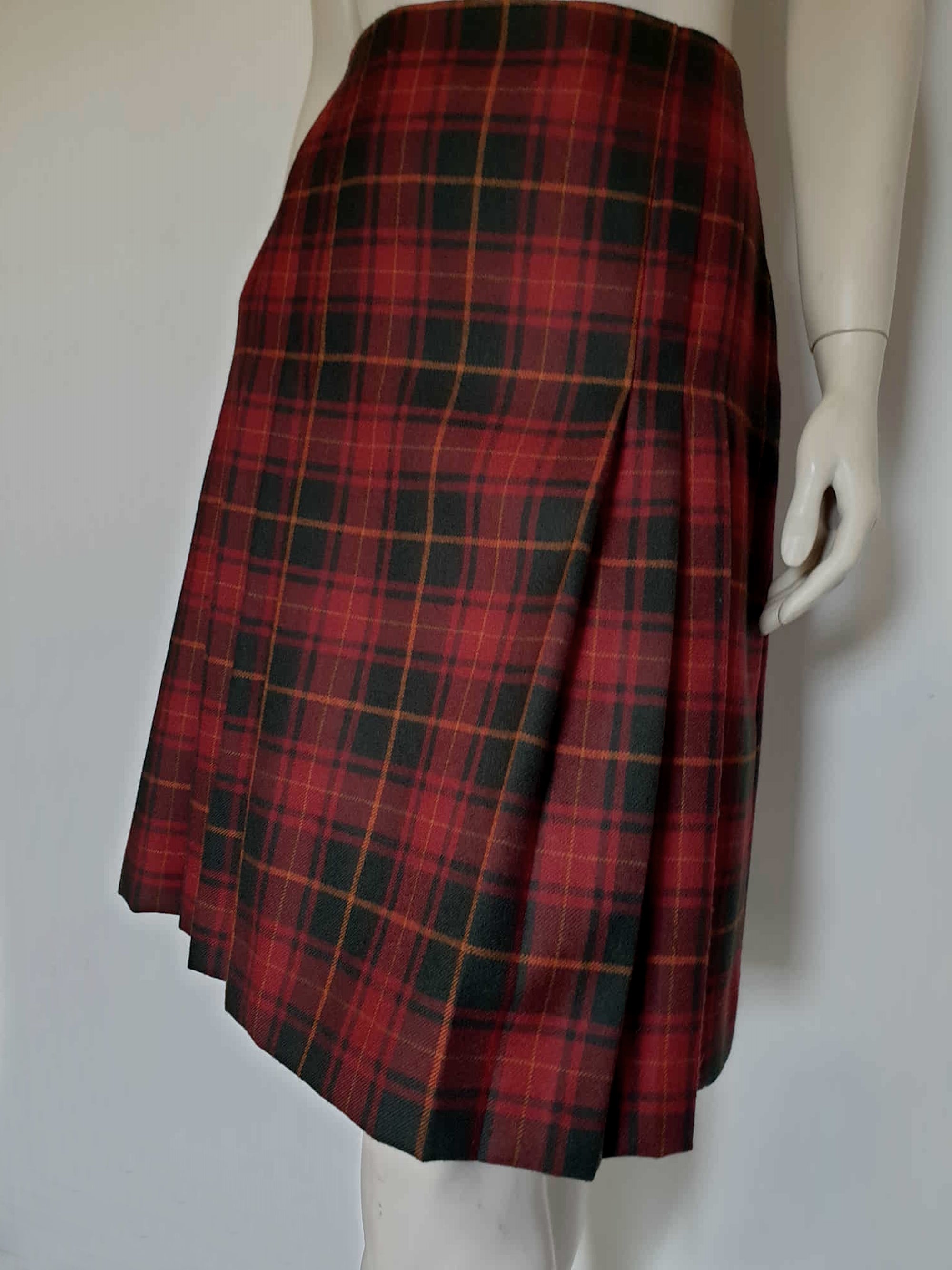 retro brooks bothers plaid red pleated skirt wool  US 4