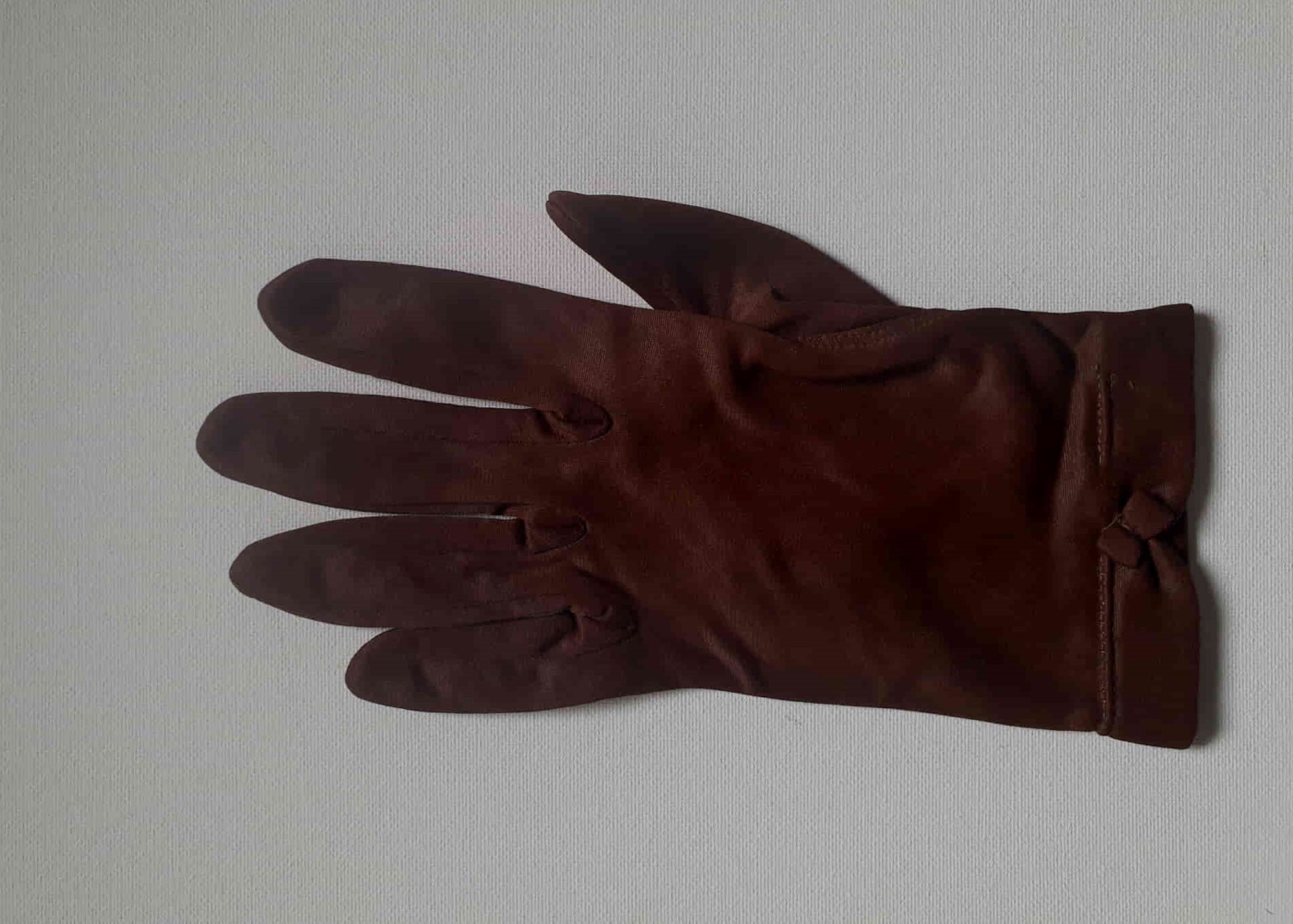 1960s vintage short brown fleecy lined gloves size 7