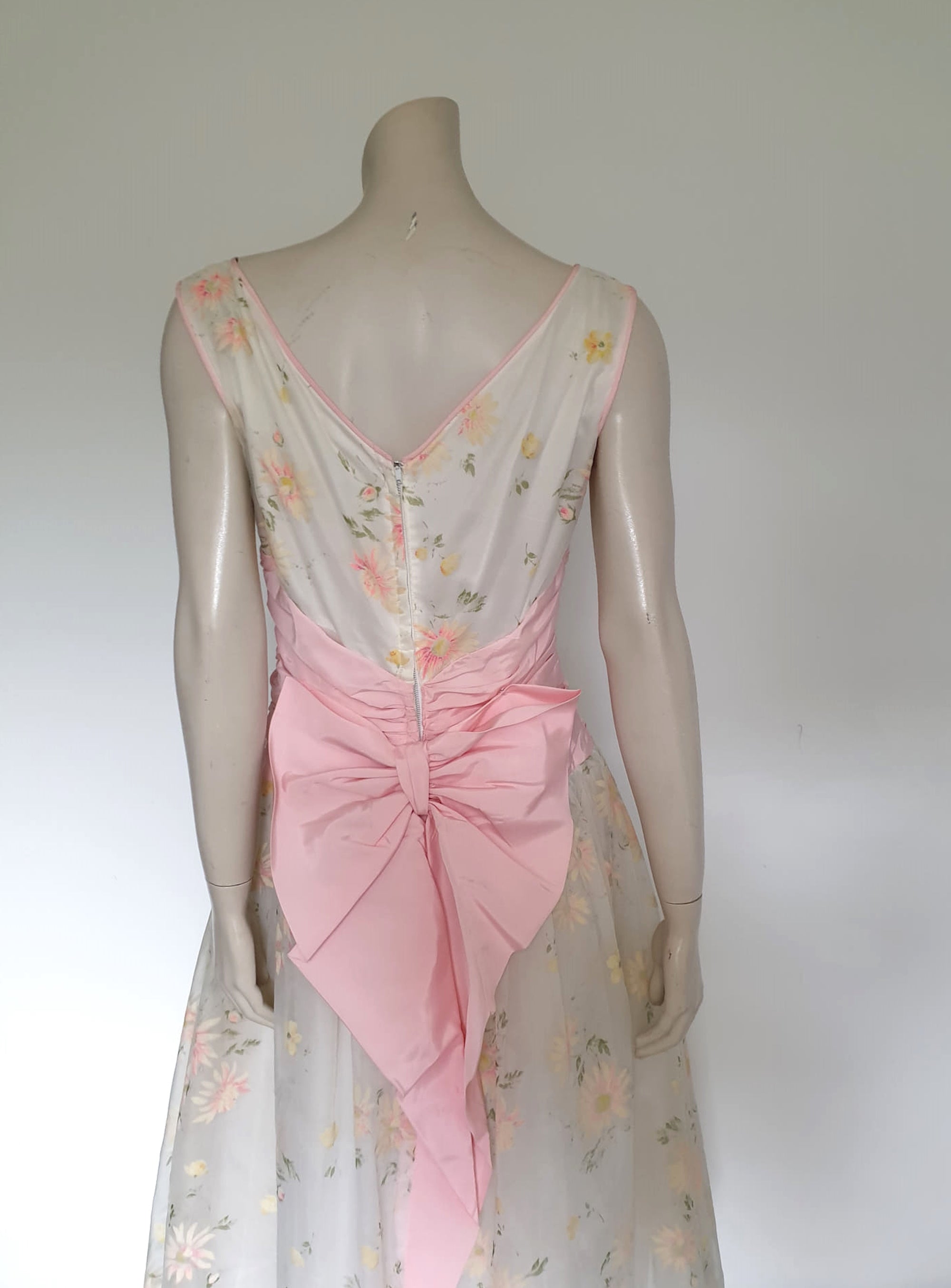 1950s vintage flocked prom dress or party dress with rear bow medium