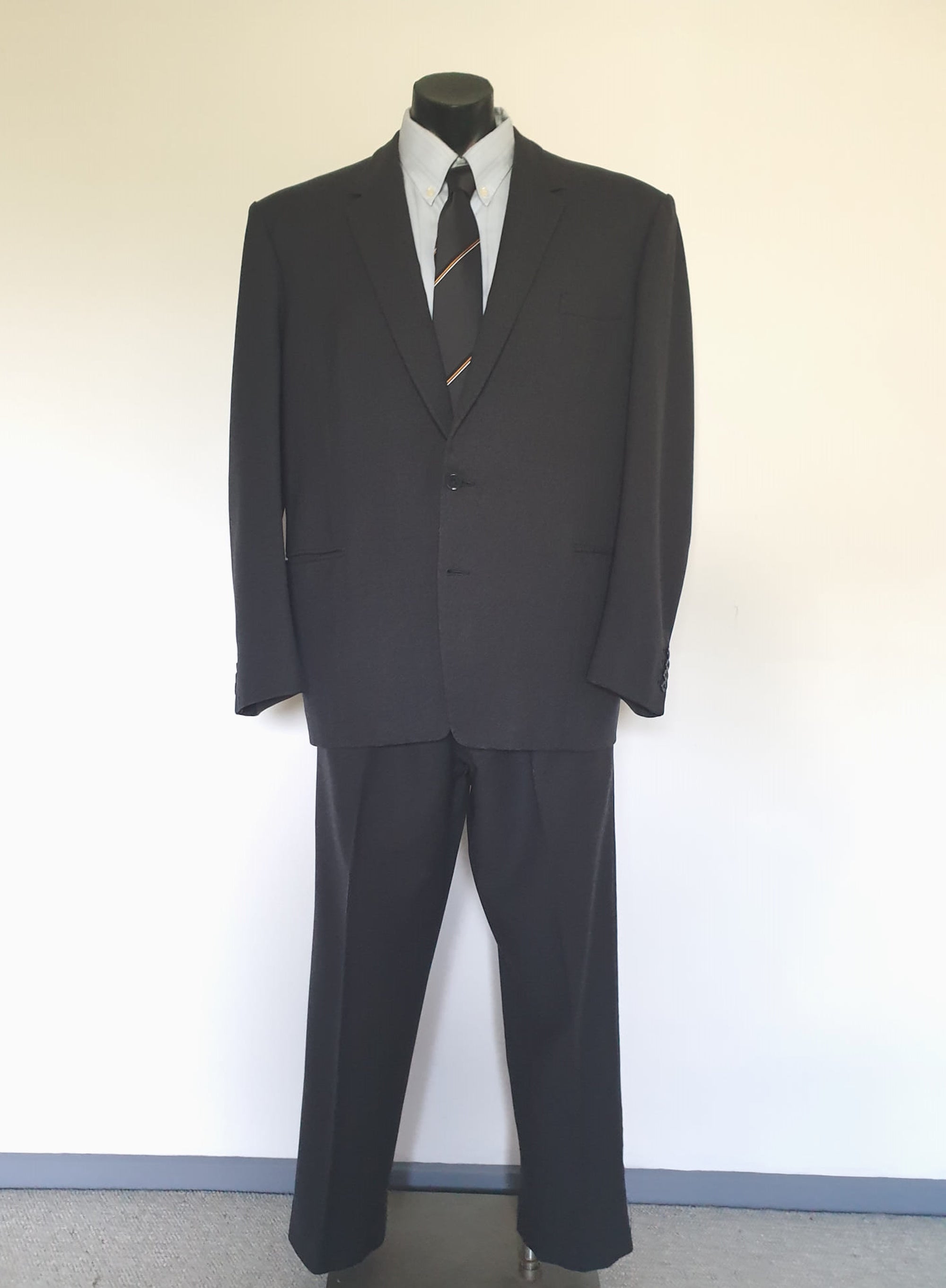 1960s vintage tailor made grey english heavyweight wool suit extra large