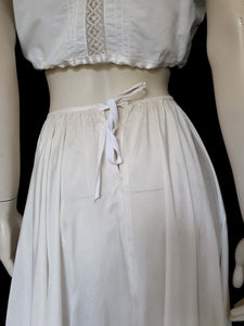 1950s ivory taffeta petticoat skirt with  lace trim small