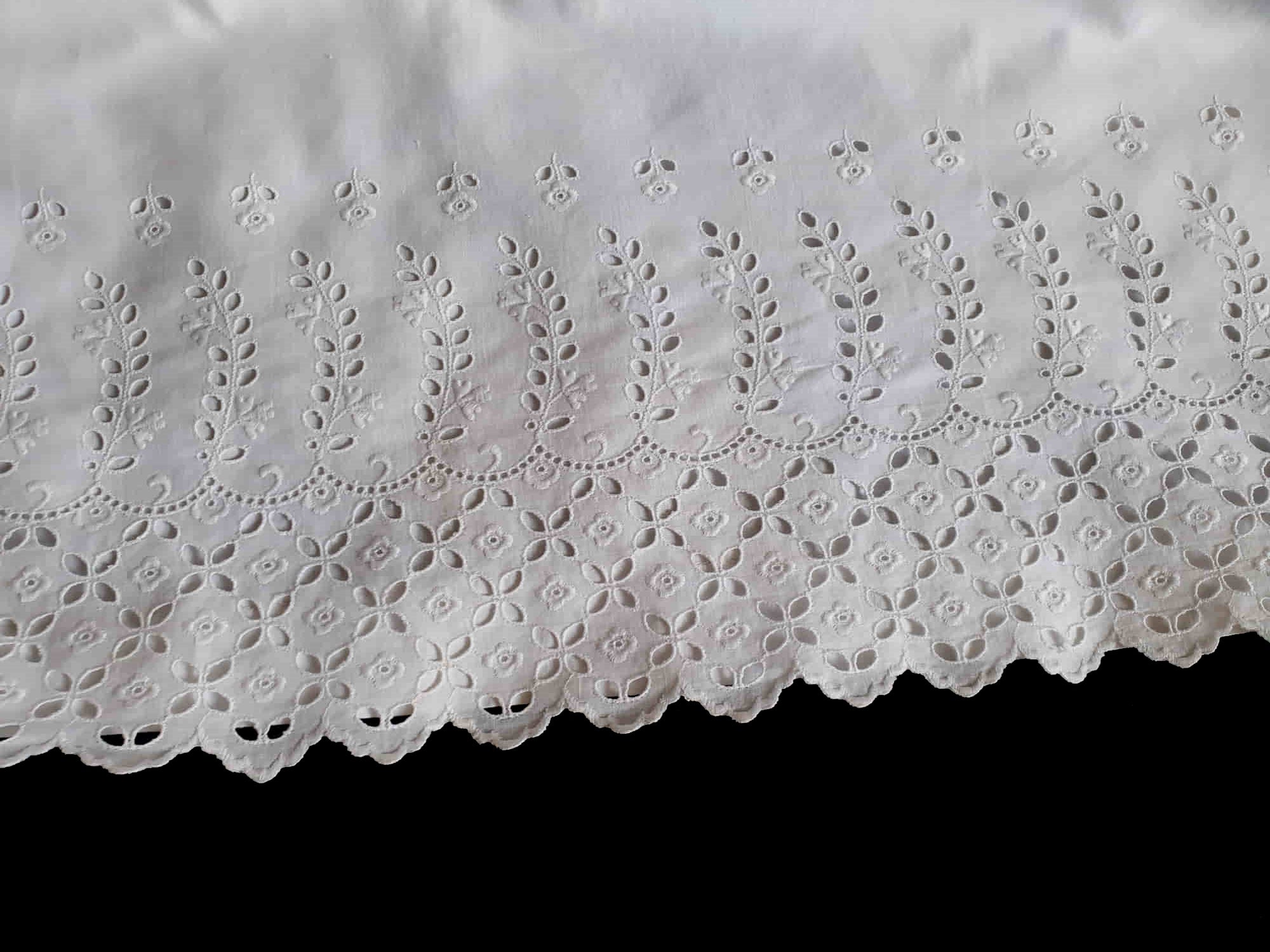 Antique edwardian white cotton petticoat skirt with broderie anglaise or eyelet lace ruffle - Small