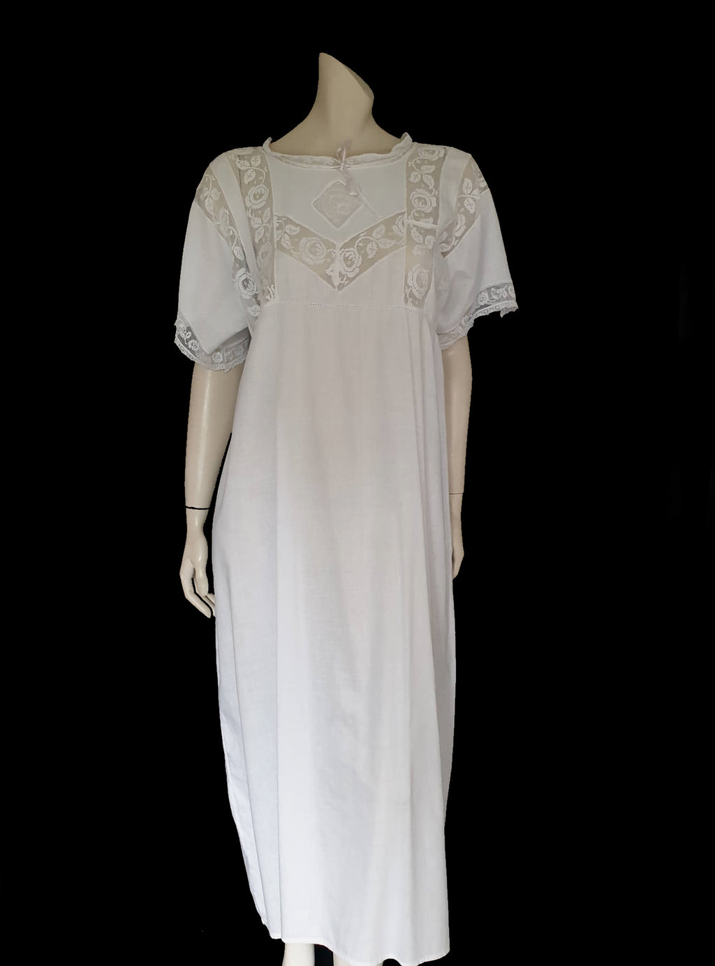 antique vintage edwardian nightgown dress with lace and embroidery white lacy cotton dress Boho Cottagecore