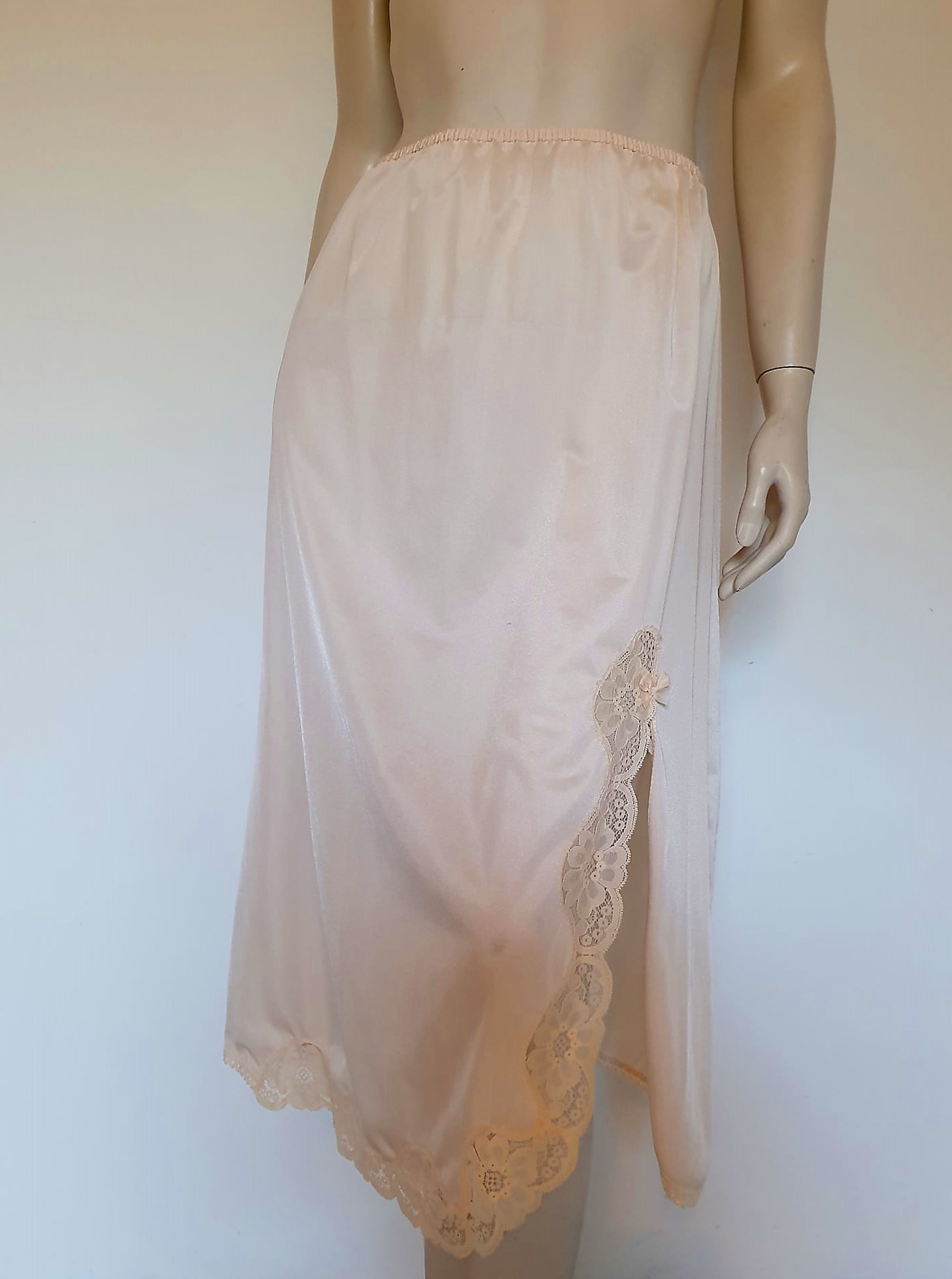 vintage nude slip with lace and side slit by dorothy perkins - medium