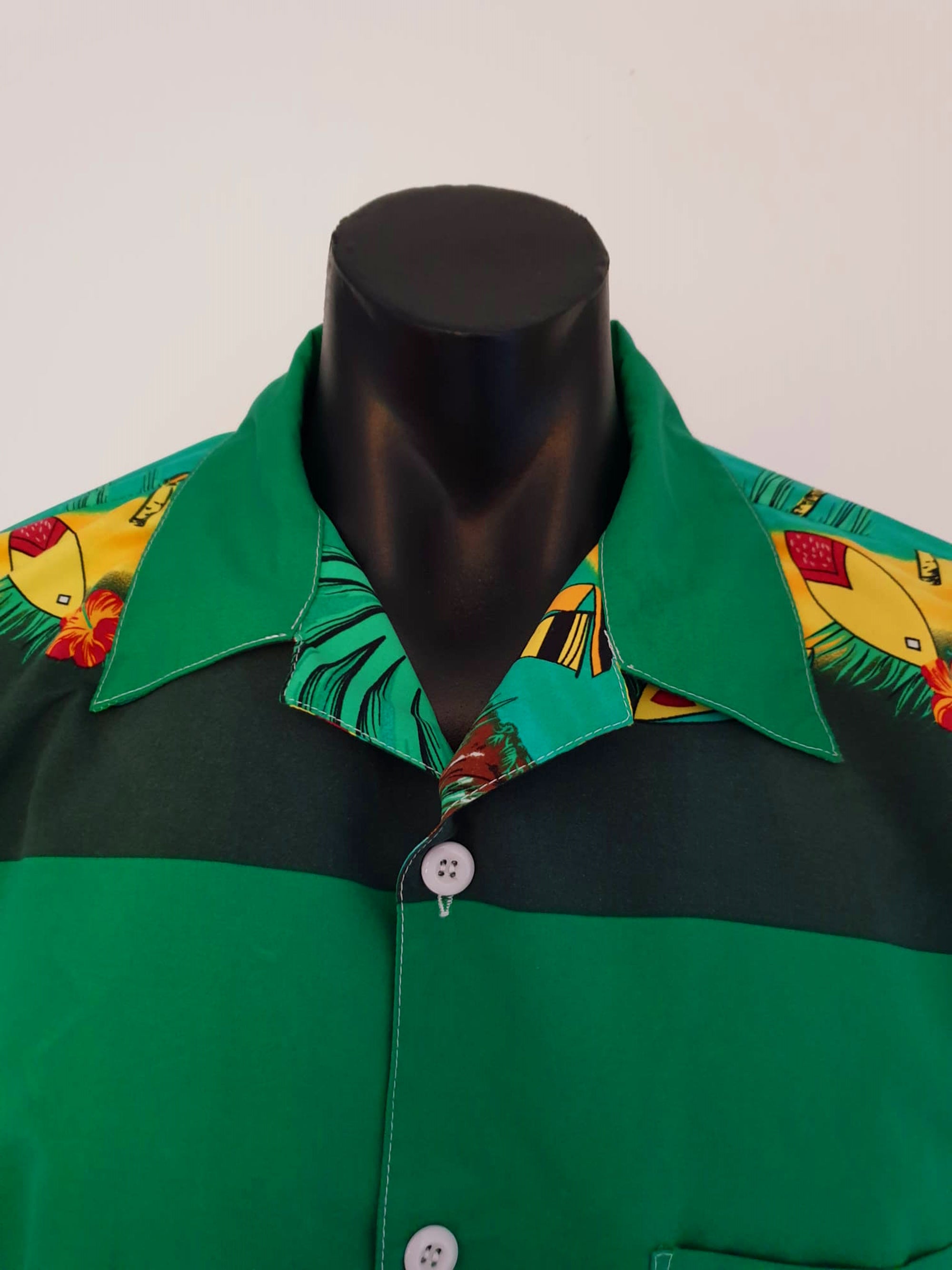 Vintage green hawaiian shirt with palm trees, surfboards and bombers - Extra large