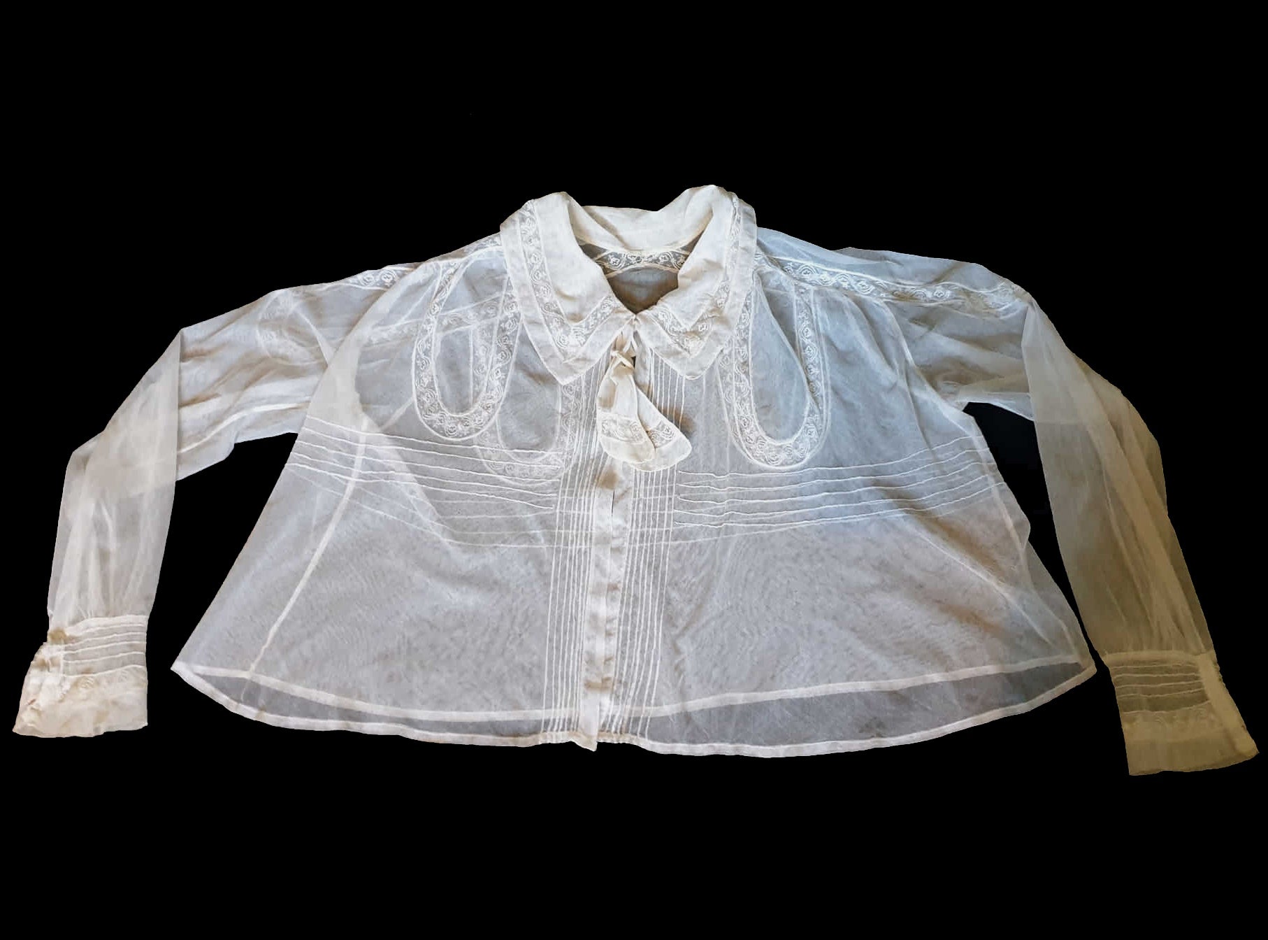 Antique edwardian ivory cotton mesh net blouse with lace inserts and pin tucks - Medium