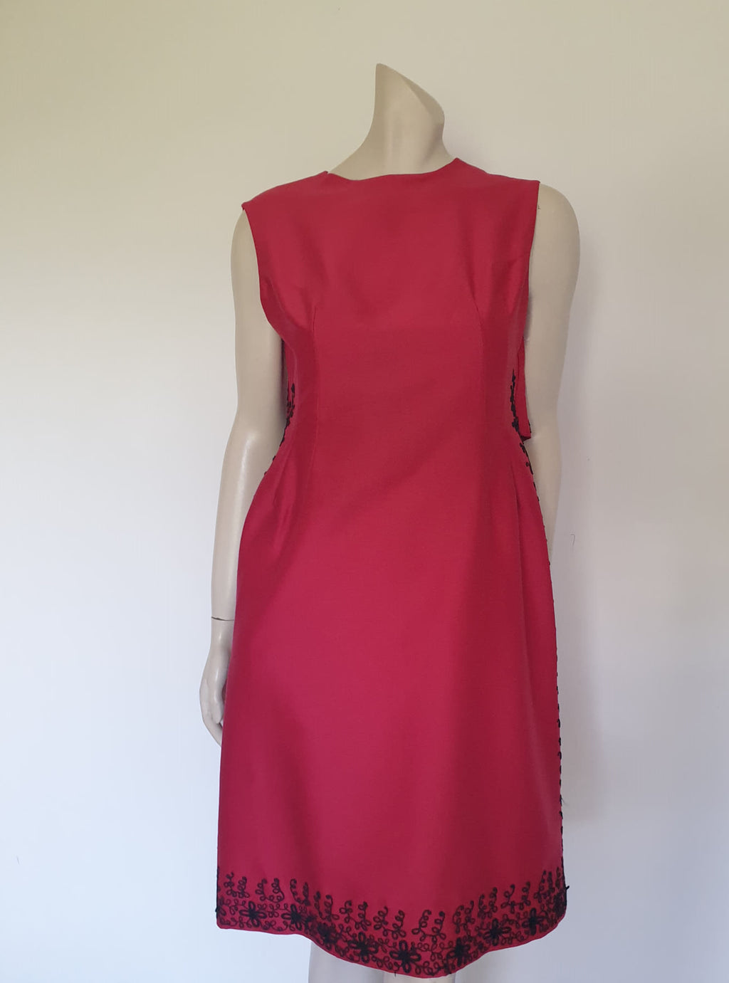 vintage 1960s Cyclamen pink silk dress with black cornelli work - Medium