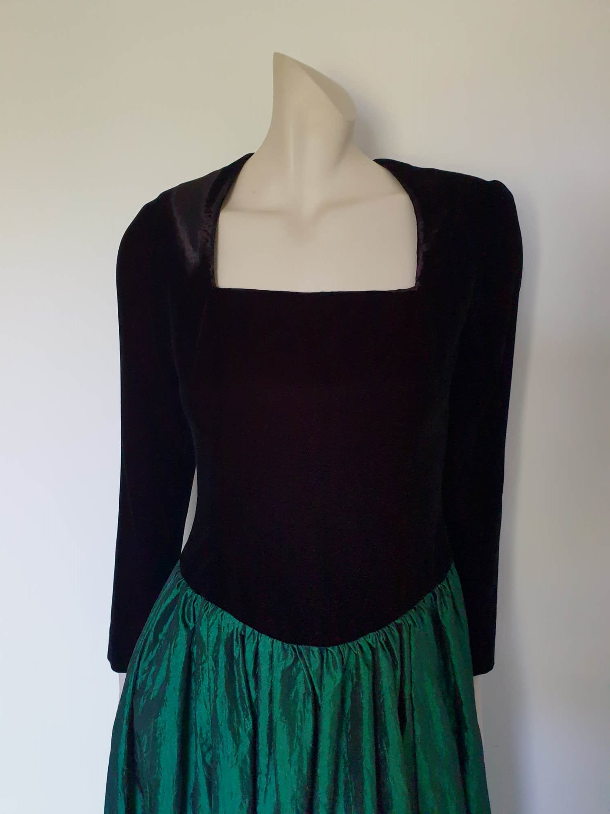 1980s prom dress - long sleeves - black and green - velvet and taffeta