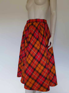 1970s vintage red and orange plaid, checked, wool skirt - Small