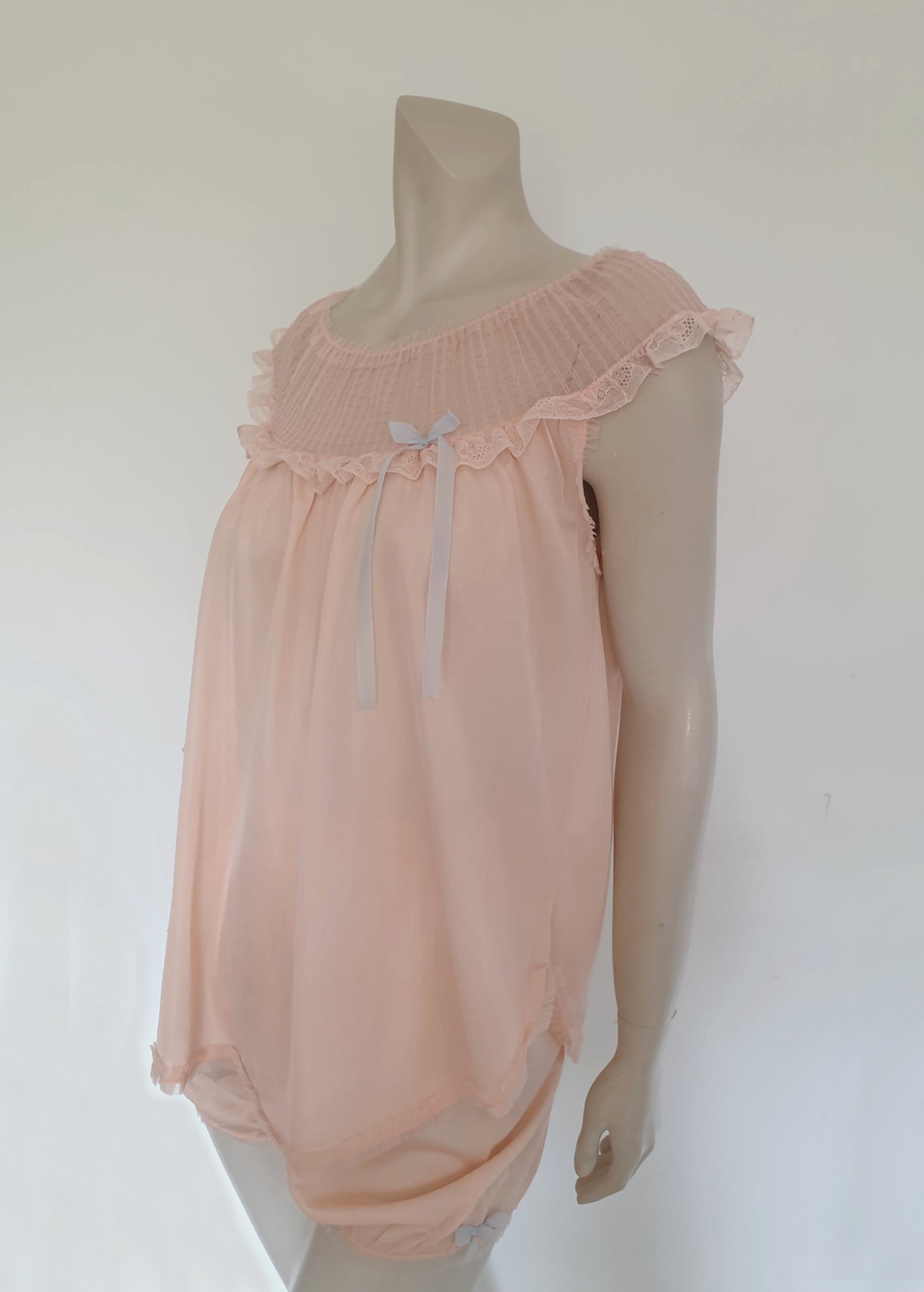 vintage 1950s peach babydoll pyjamas with gauze yoke by Lizbeth - Small