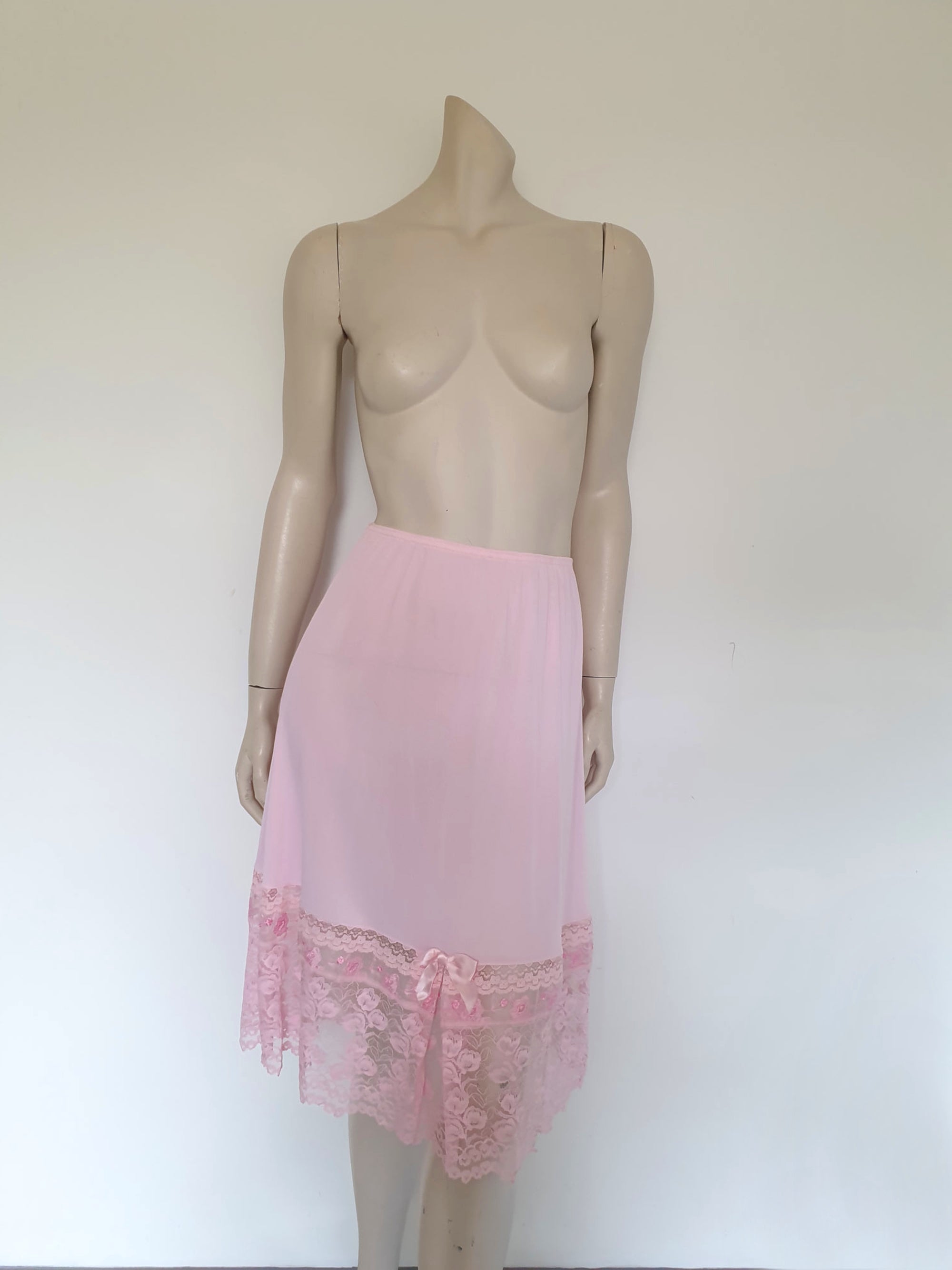 1950s-1960s Pink Half Slip With Lacy Border - Medium