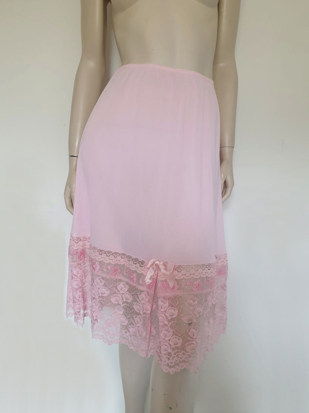 1950s-1960s Pink Half Slip With Lacy Border - Medium