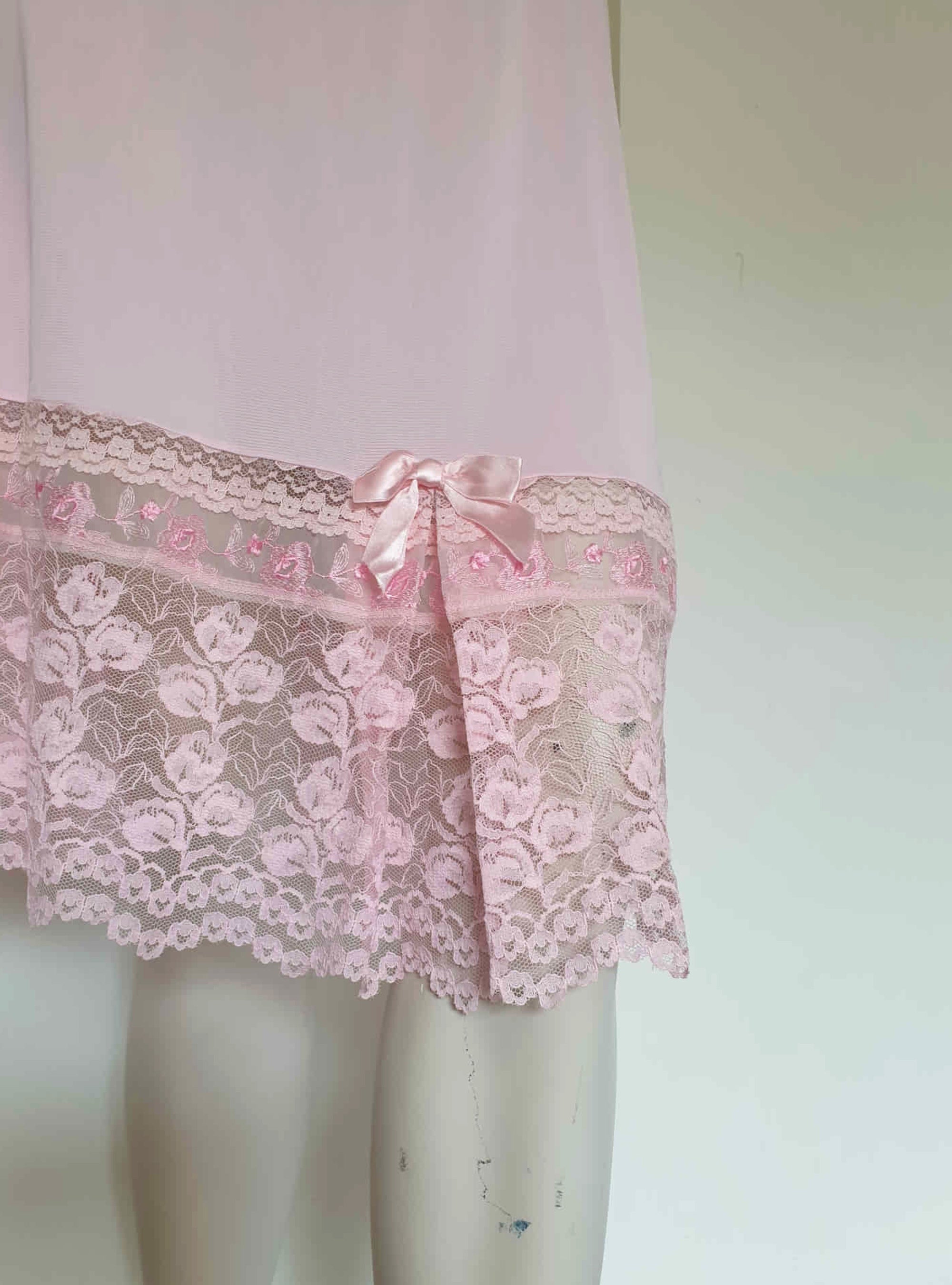 1950s-1960s Pink Half Slip With Lacy Border - Medium