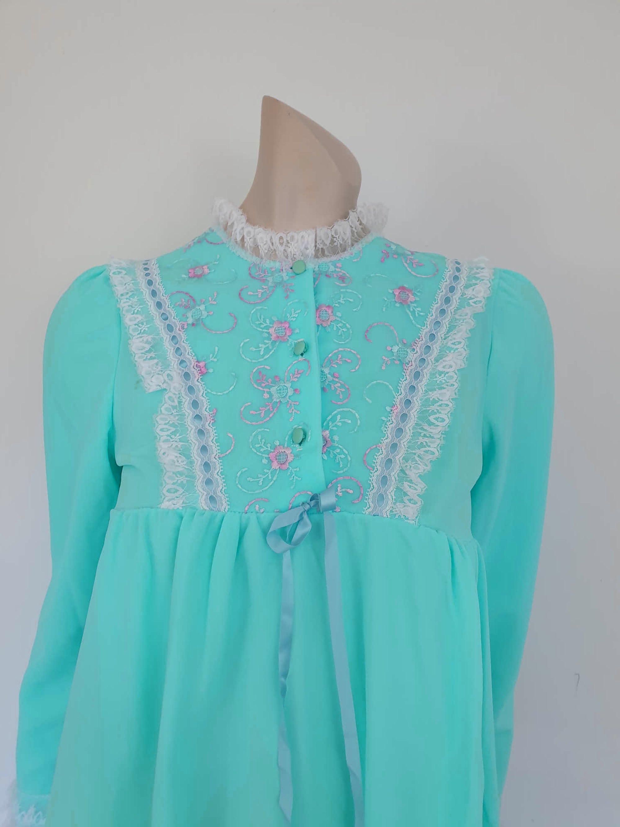 Vintage 1960s Aqua Mini Nightgown With Embroidery and white lace - Small