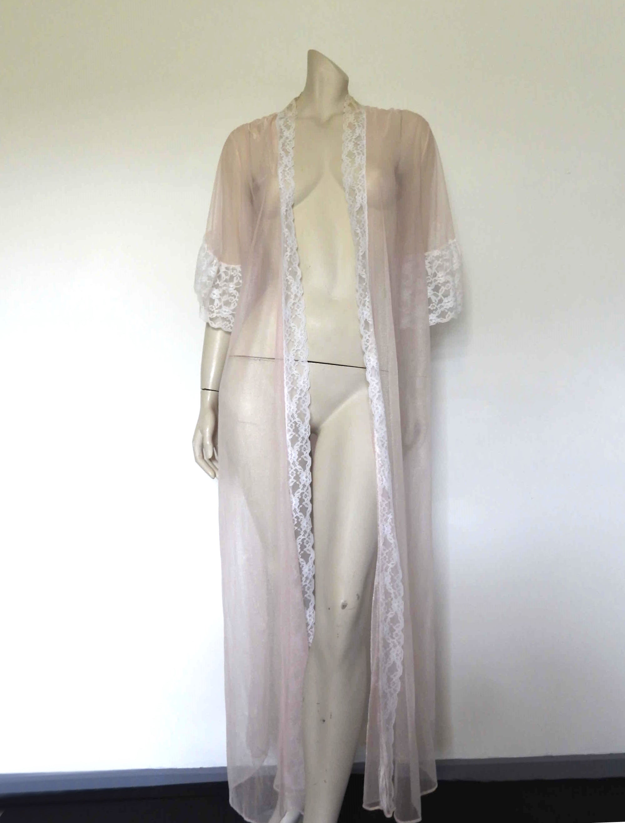 vintage sheer pink robe or peignoir with ruffled sleeves and white lace Medium