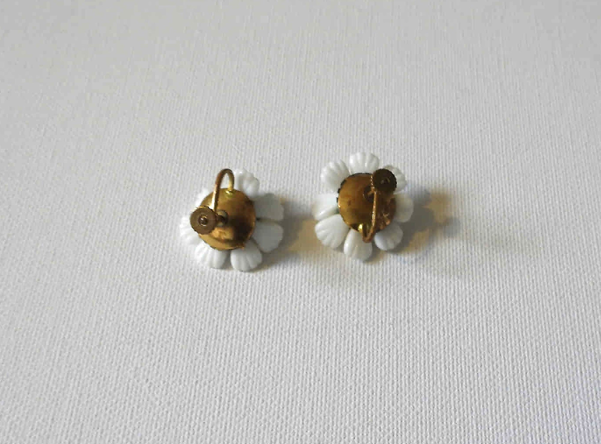 1950s vintage white porcelain flower earrings screw back