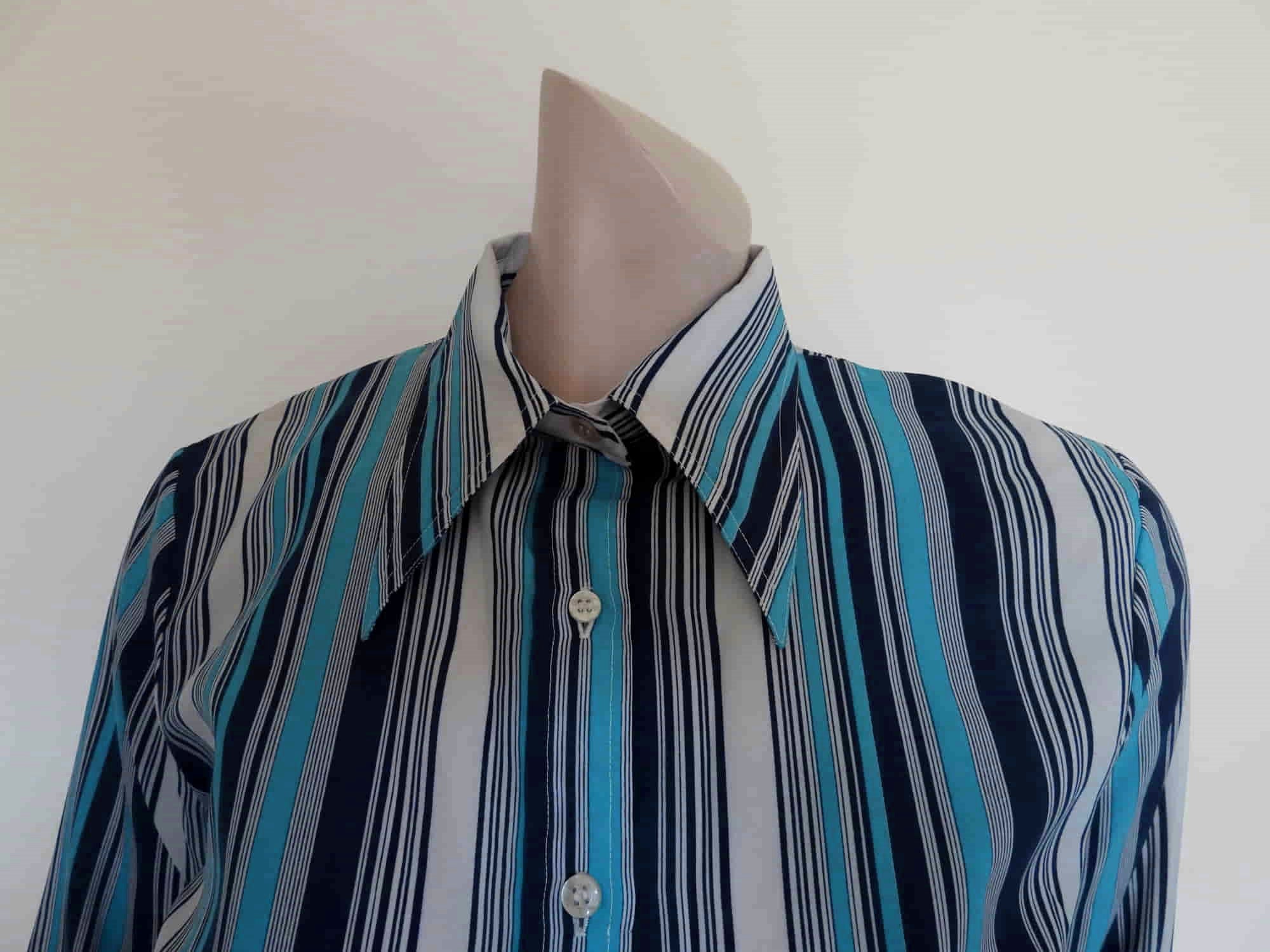 1970s vintage blue striped shirt medium