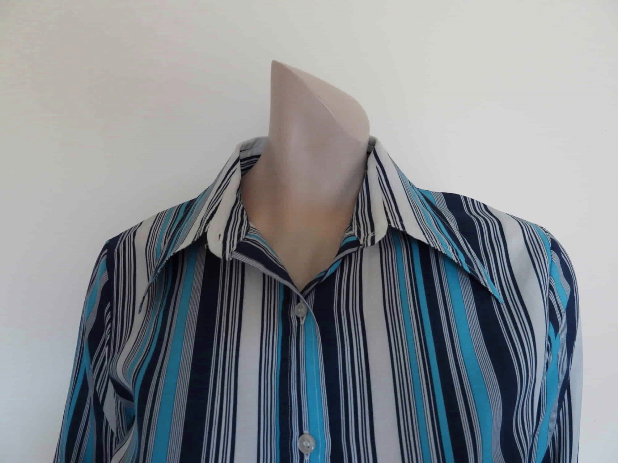 1970s vintage blue striped shirt medium