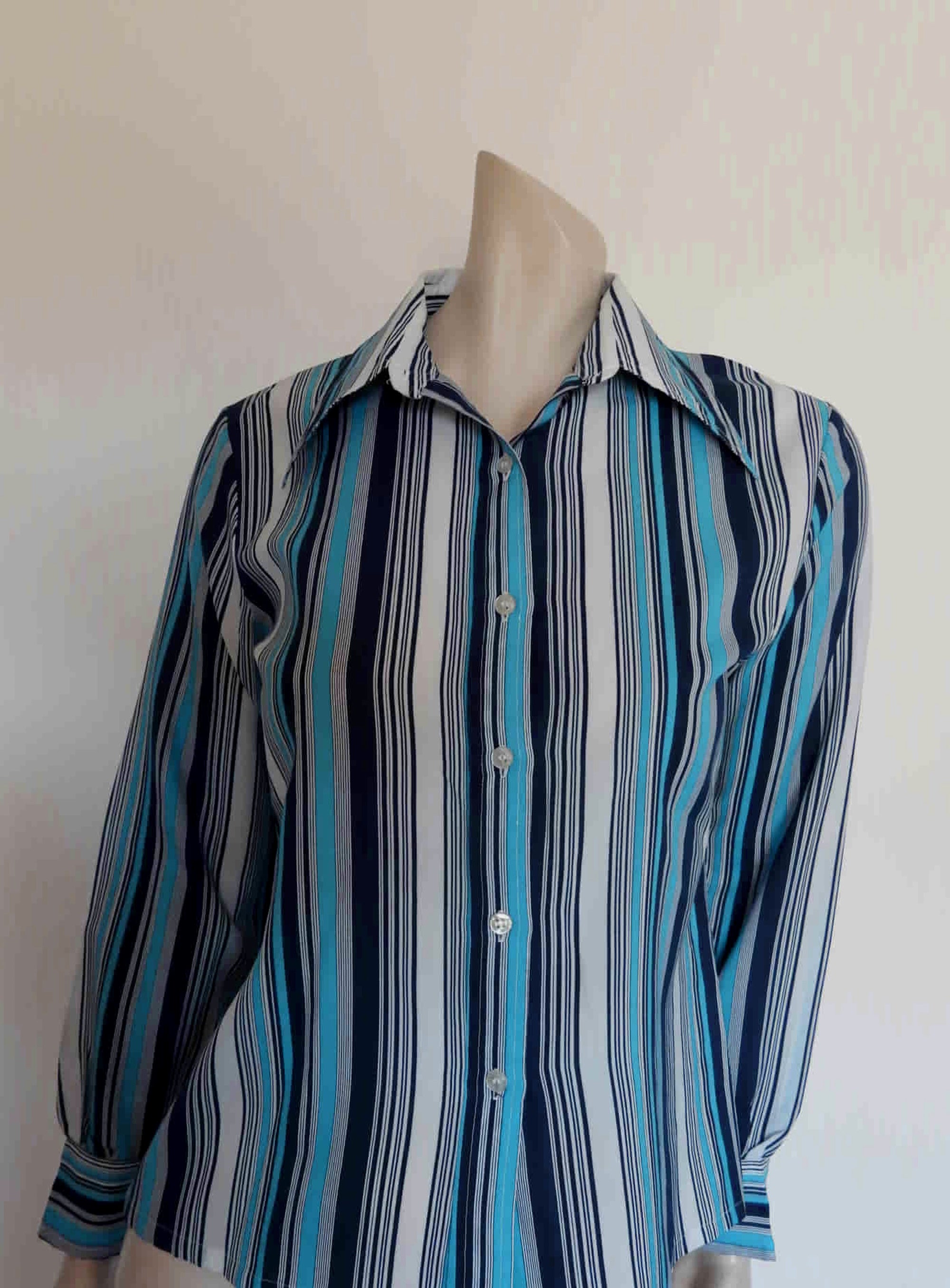 1970s vintage blue striped shirt medium