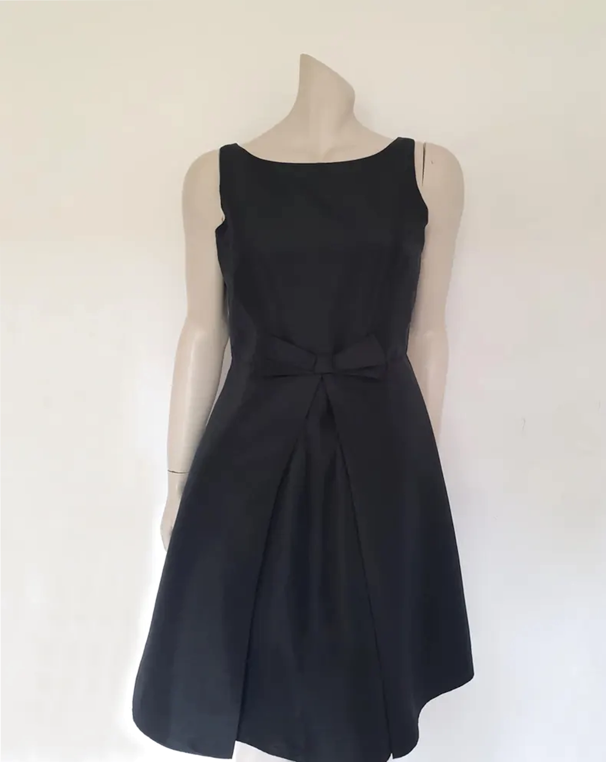 Black cocktail dress with bow by laura ashley 2000s - Medium