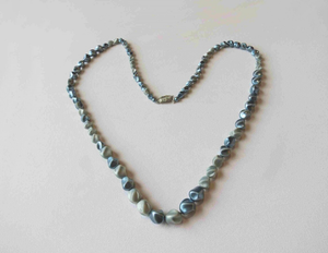 1950s or 1960s vintage blue bead necklace