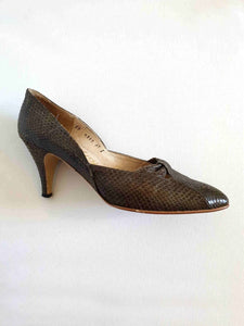 1960s vintage olive green snakeskin heels pumps by magnini size 5