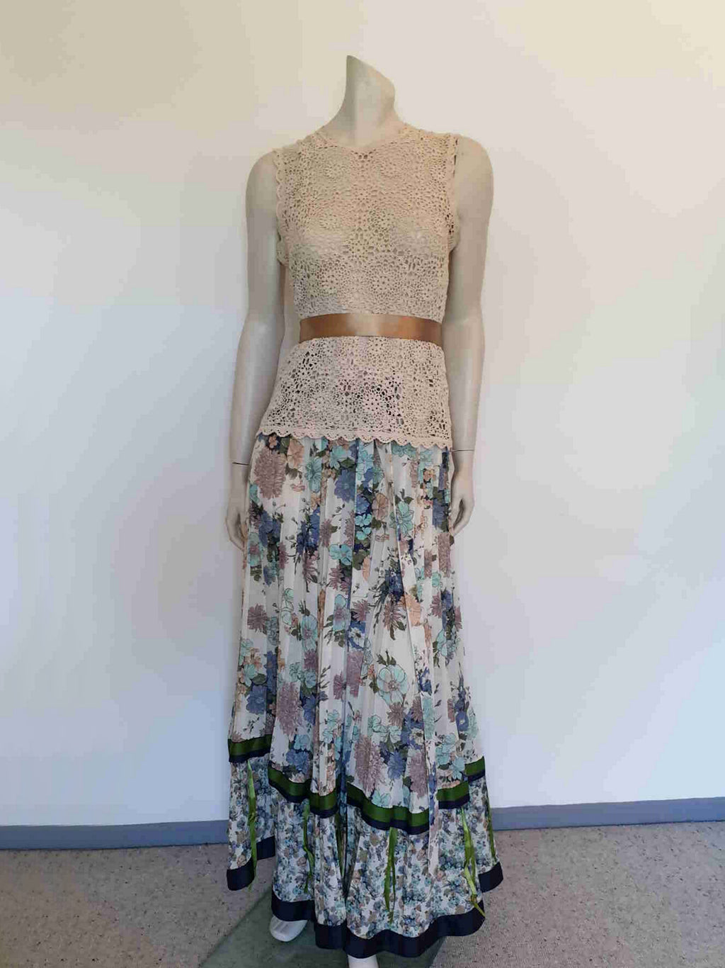 1970s vintage chessa davis blue floral pleated peasant skirt