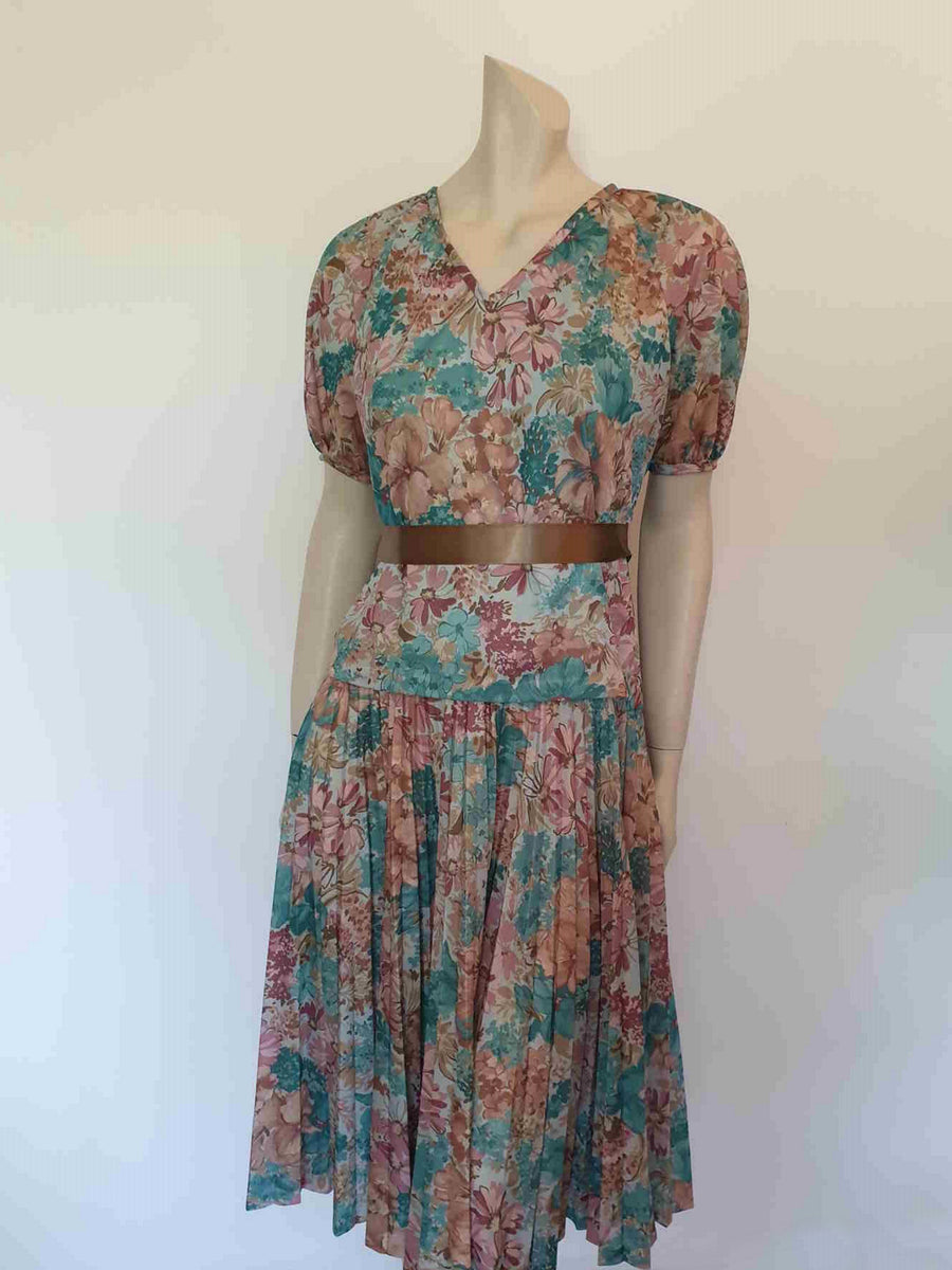 1970s Green Floral Pleated Dress by Janelle - Bust 89 cm – Louisa ...