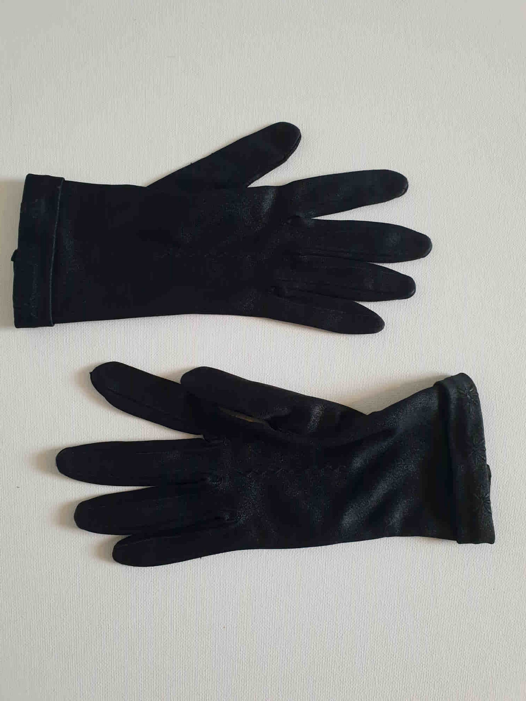 1960s vintage short black shiny stretch gloves medium