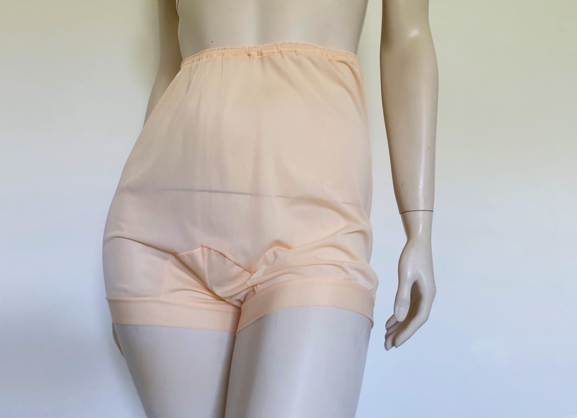1950s Peach Nylon Panties, Nana Pants, by Prestige - M – Louisa