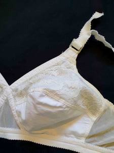 70s Playtex Cross Your Heart Bra Size 34C Style 655 Vintage White