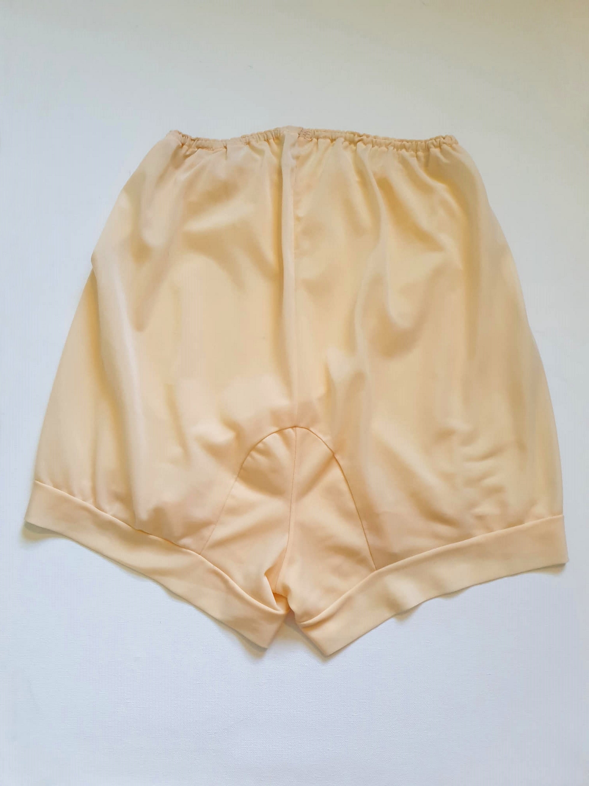 vintage 1940s 1950s peach nylon panties nana pants by prestige - Medium