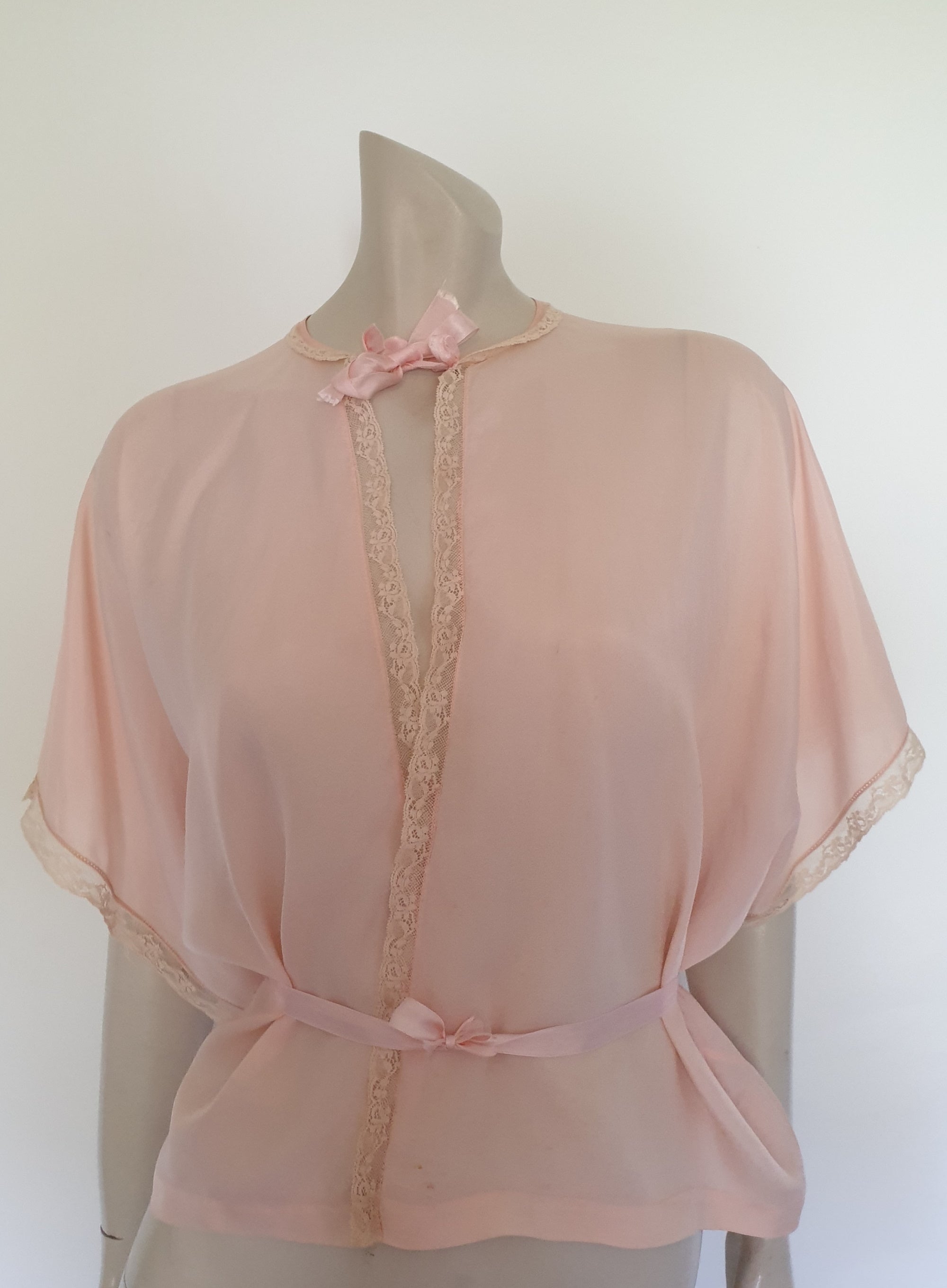 1920s 1930s vintage loose fitting summer bed jacket boudoir jacket with dolman sleeves