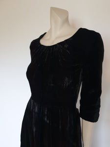 1960s vintage black velvet cocktail dress small