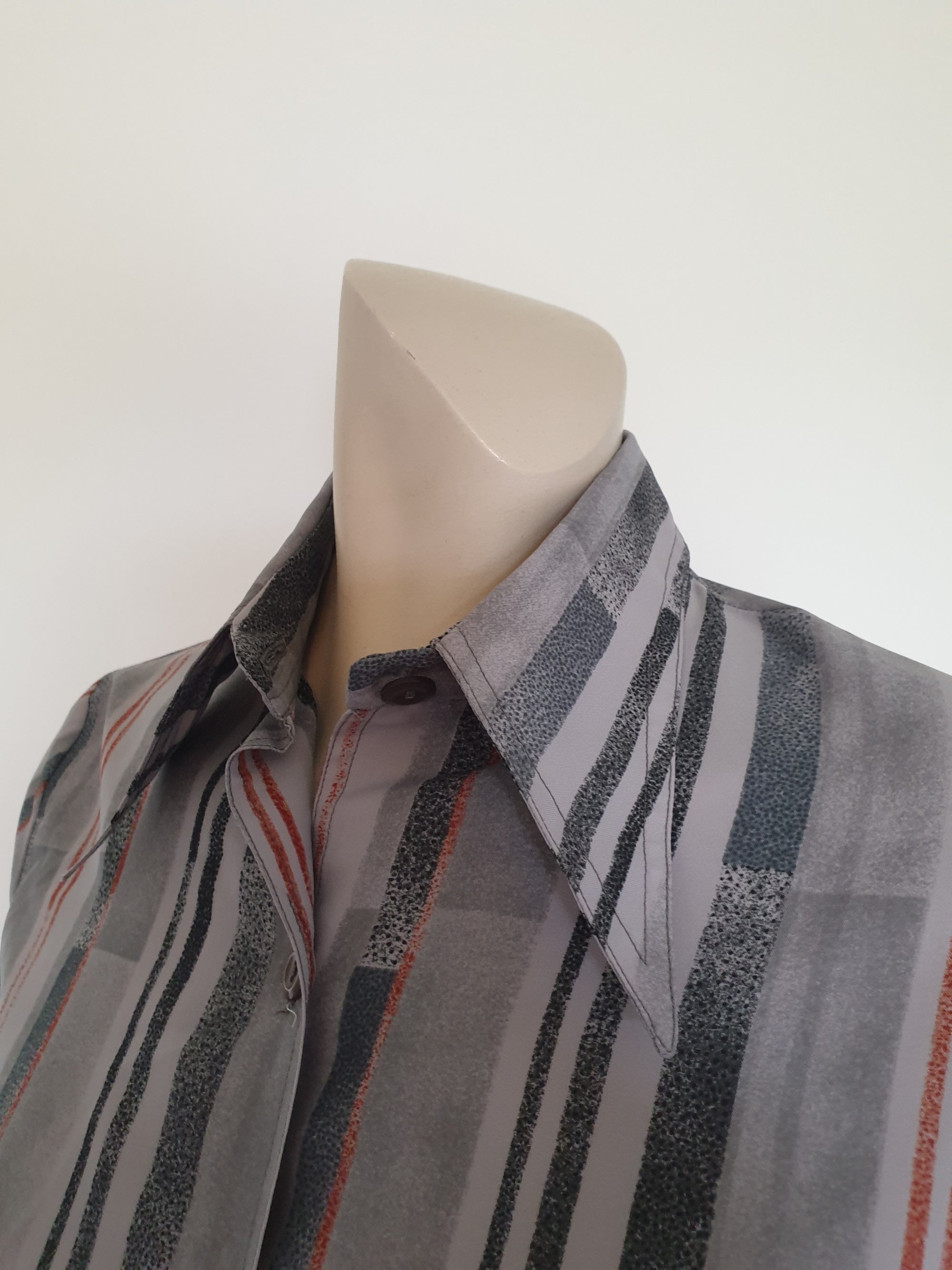 1970s grey striped shirt with pointed collar - medium