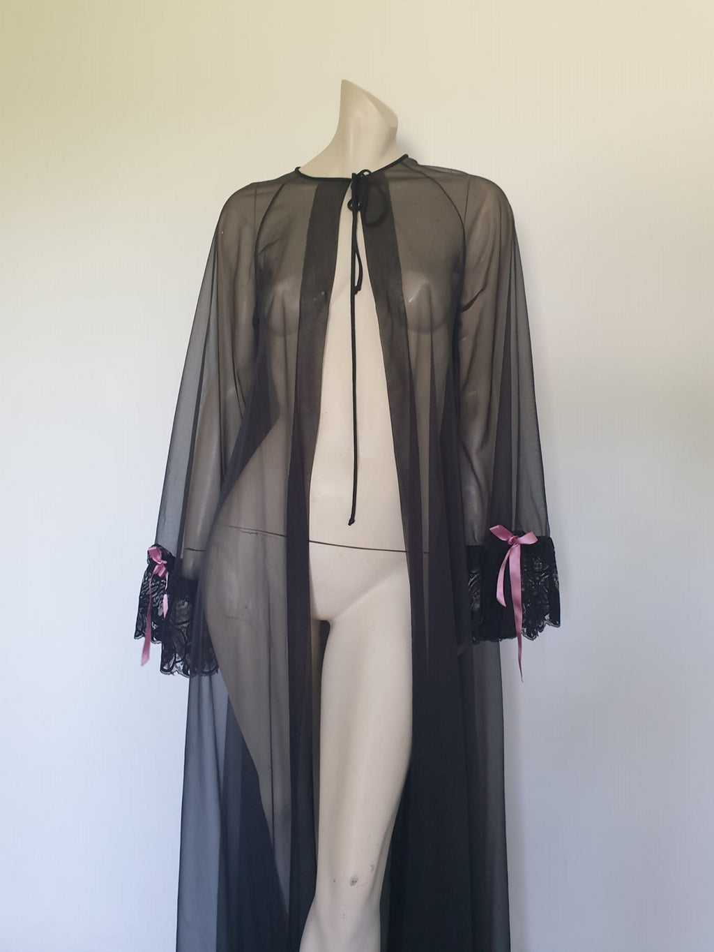 vintage american sheer lacy black peignoir robe negligee Sakowitz Medium