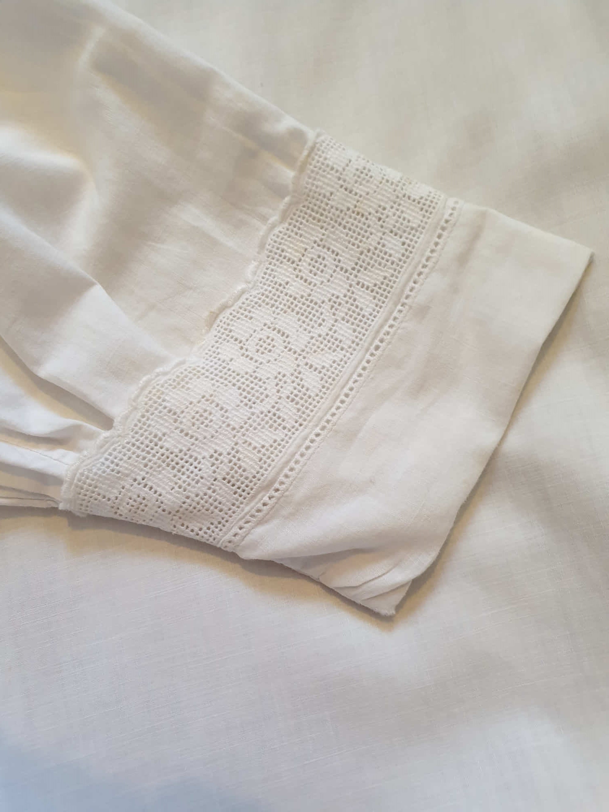 Antique edwardian white cotton nightgown with filet lace and embroidery detail medium