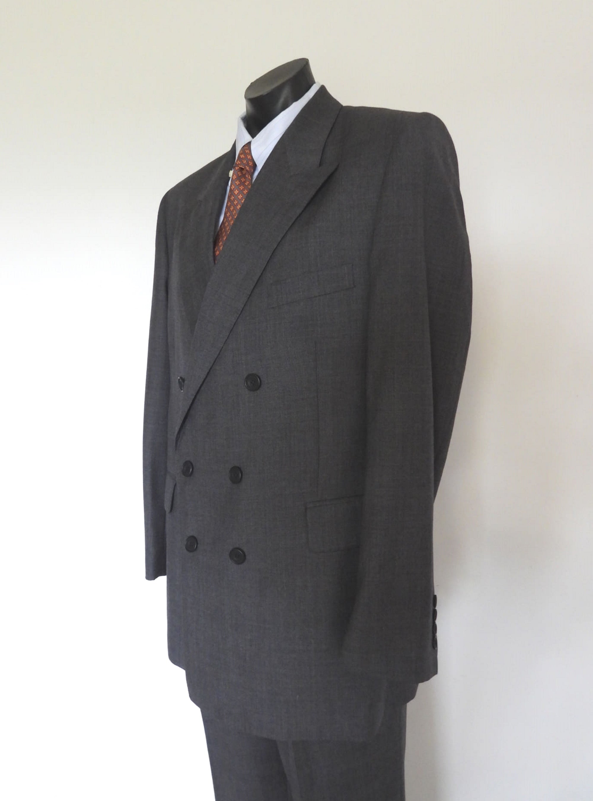 vintage double breasted savile row suit by gieves & Hawkes XL