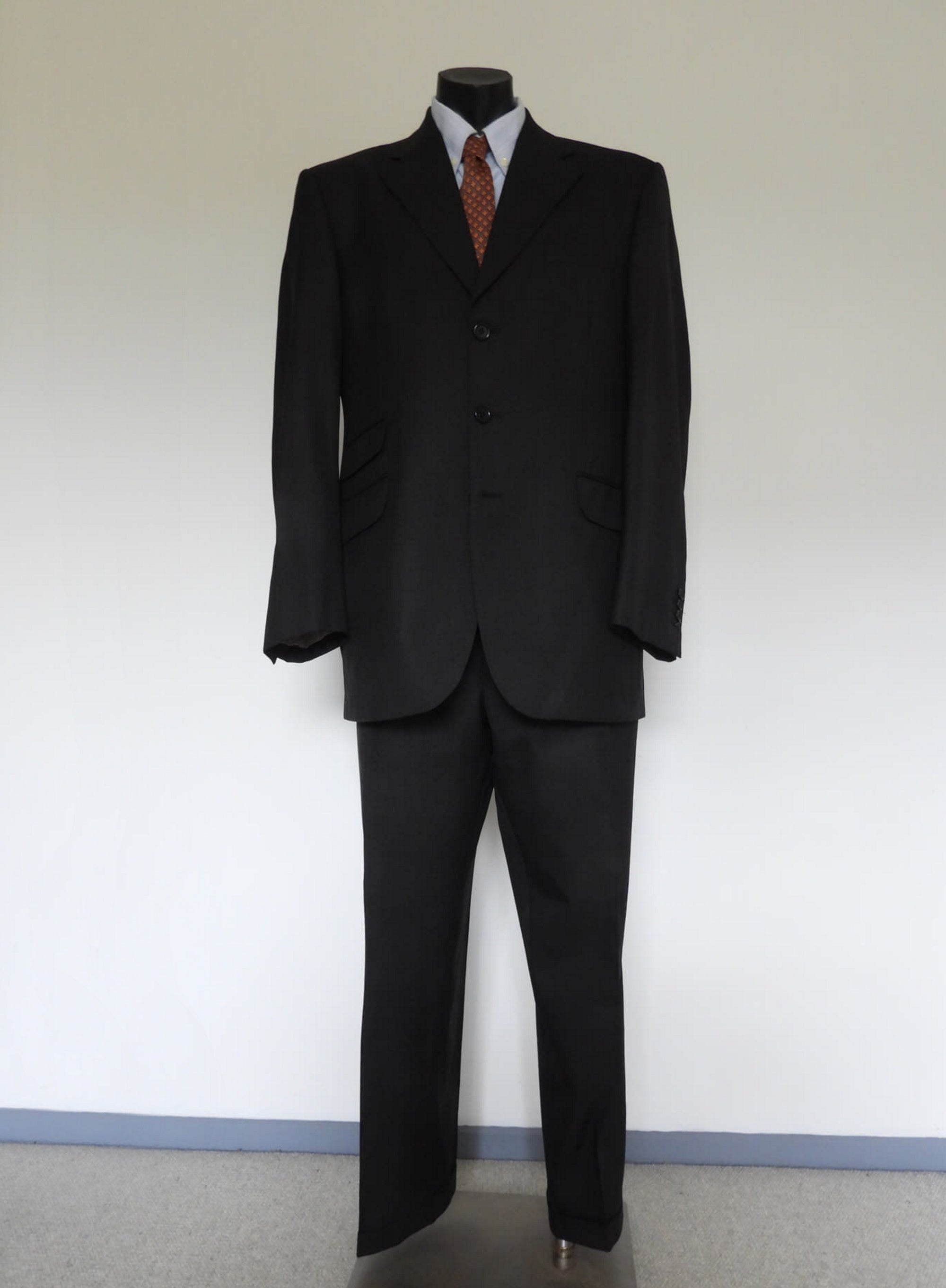 Charcoal grey wool suit with pleat front cuffed pants by aquascutum size 42R
