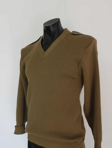 australian army jumper with elbow patches and epaulettes medium