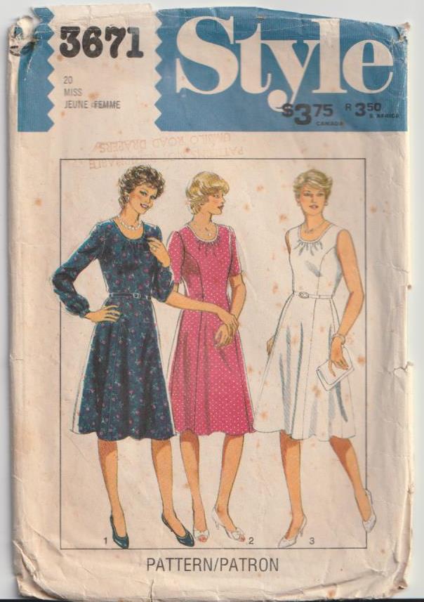 1980s vintage pattern dress with princess seams Style 3671 Size L Bust 107 cm