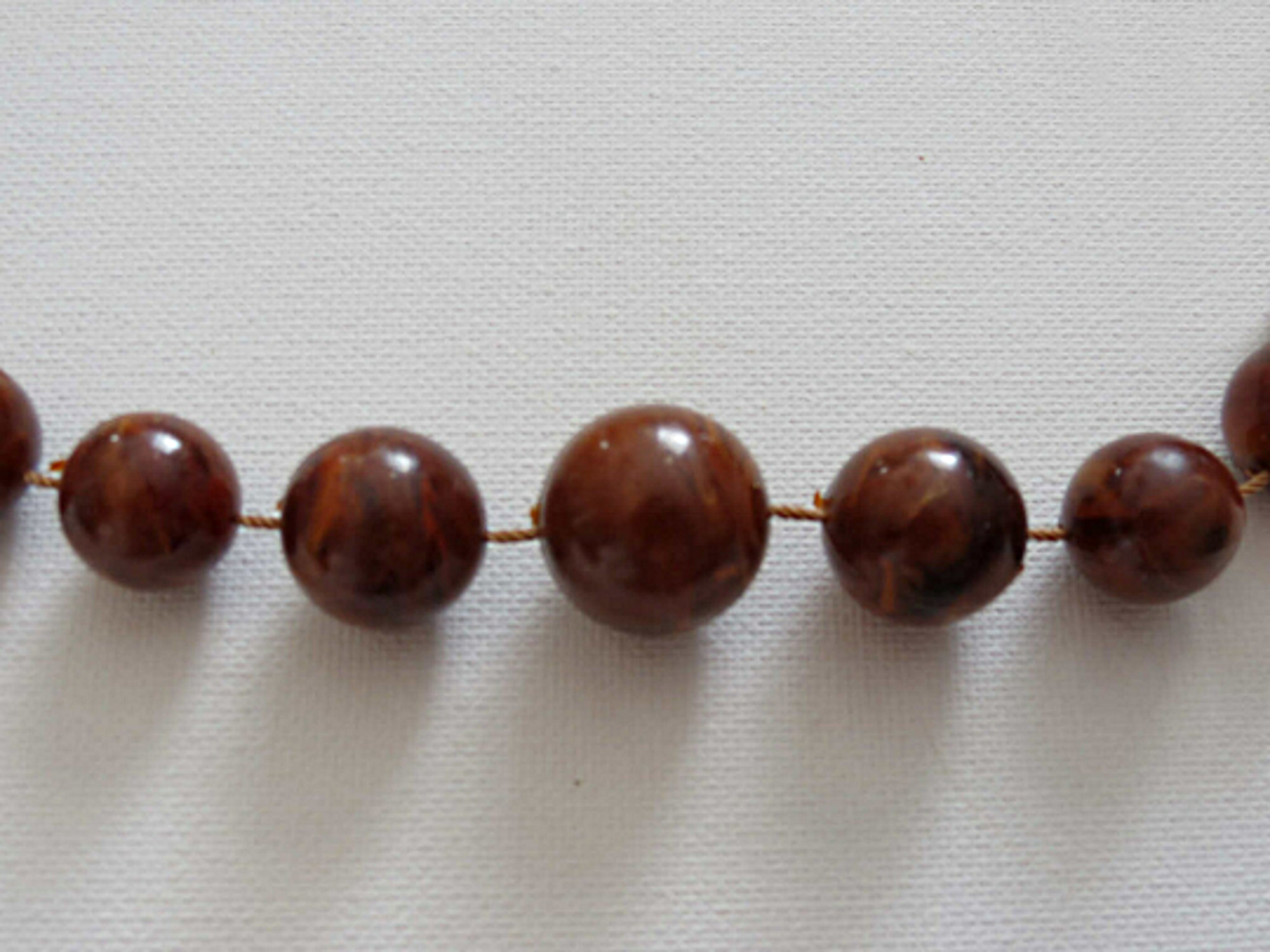 1960s vintage necklace of brown marbled beads