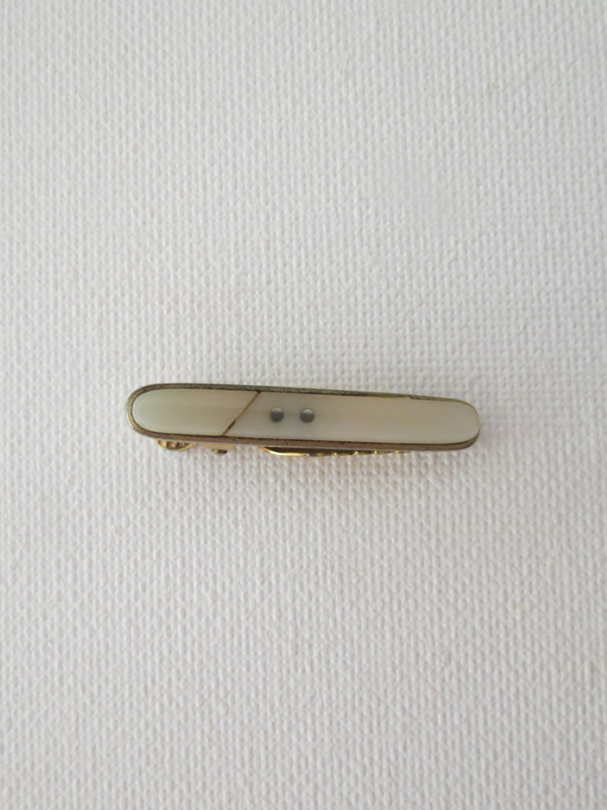 Pearl Tie Clip With Rounded Edges